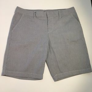 Tommy Hilfiger Women’s size 10 shorts B&W stripes
